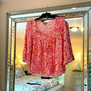 Floral & Ivy size s pink flowy top. Length from neck to bottom is 22 inches.